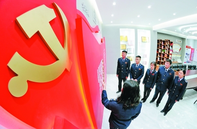讓法治思維成為領(lǐng)導(dǎo)干部履職履責(zé)的內(nèi)在自覺